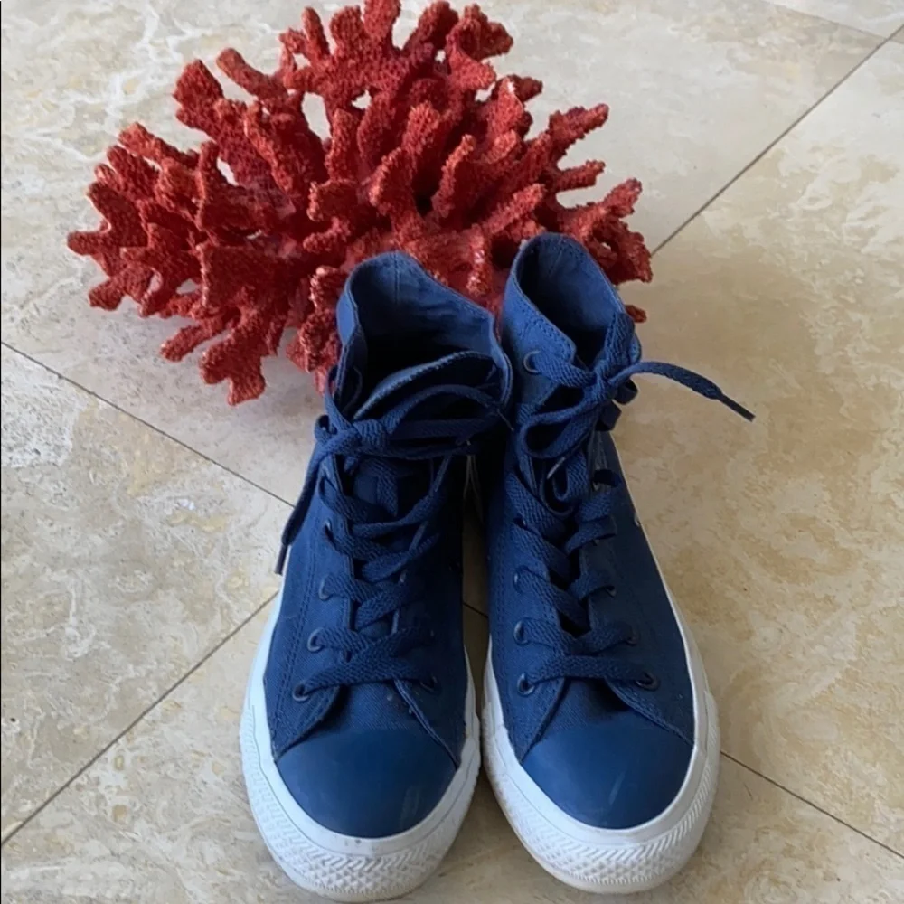 Limited Edition - Navy Blue Converse Chuck Taylor - Picture 4 of 7